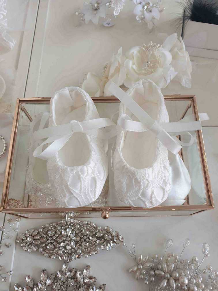 Handmade ivory lace satin shoes