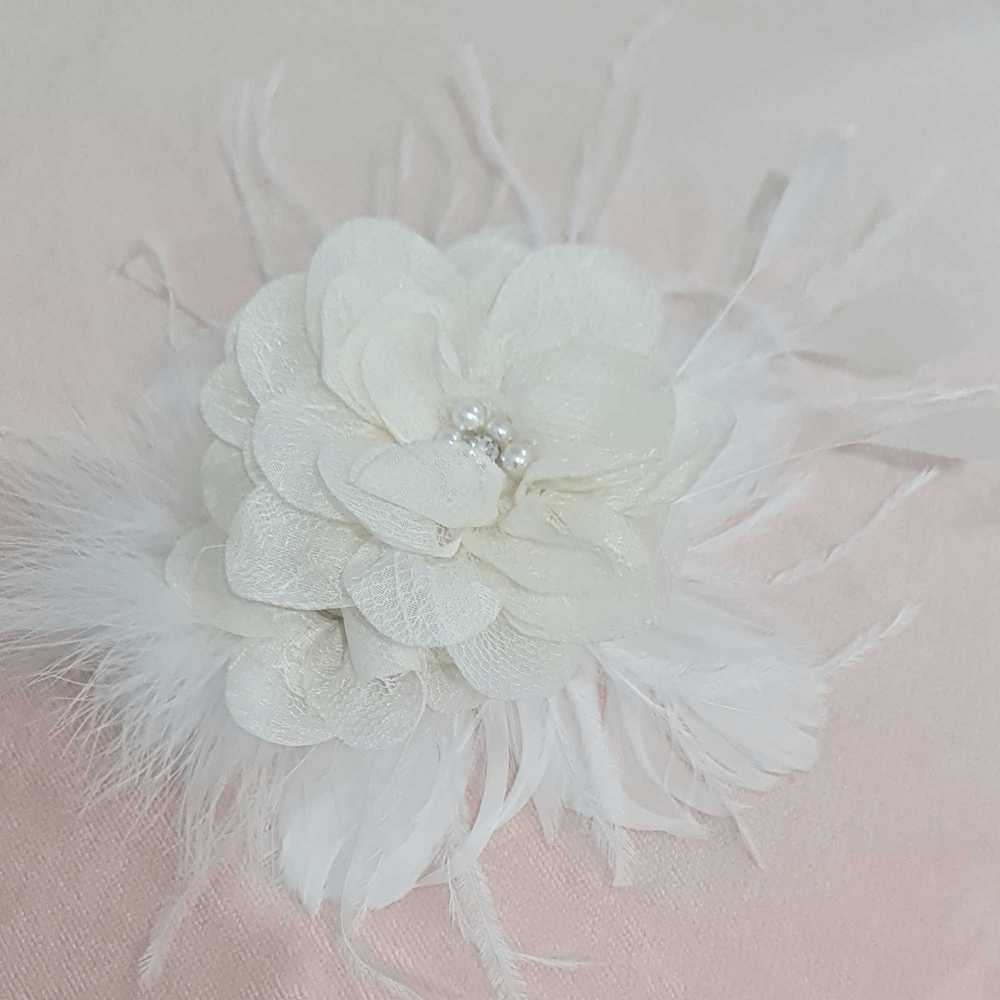 Ivory feather flower headband with pearl centre