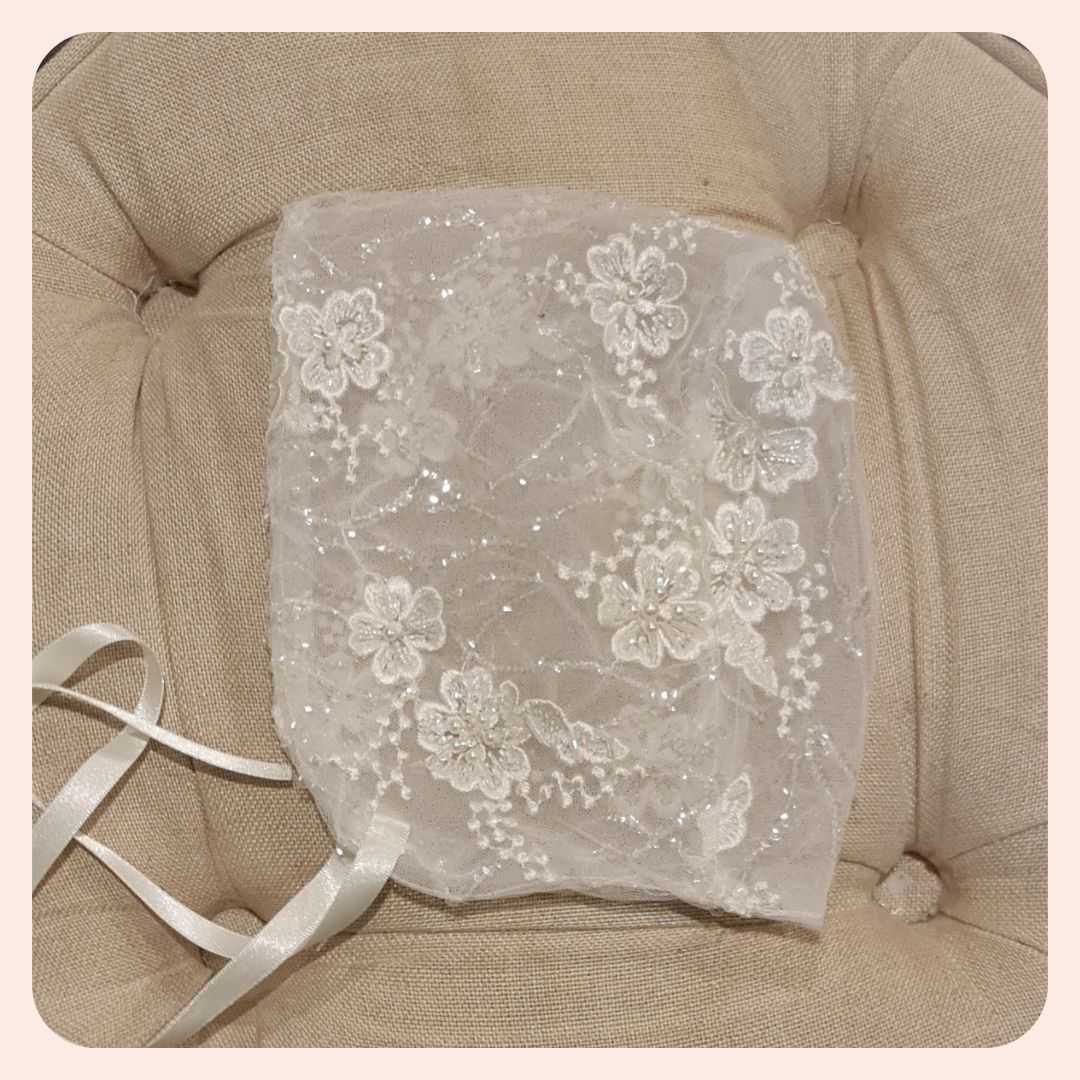 Load image into Gallery viewer, Flower beaded lace bonnet
