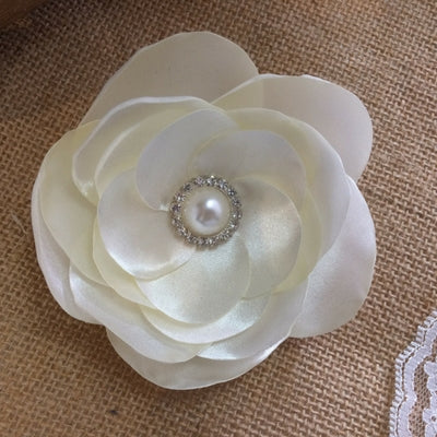 Flower satin hairclip
